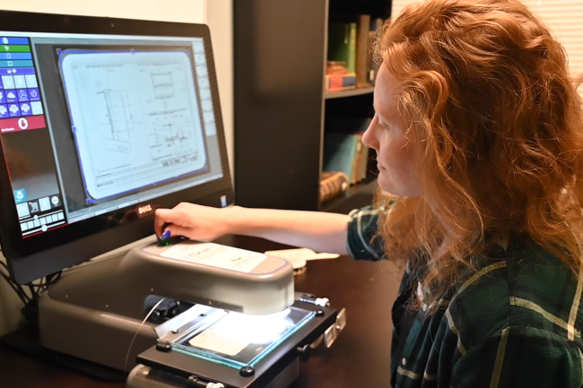 Lady using UScan+ Adv SS